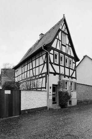 Wohnhaus; Oberursel, Weidengasse 12