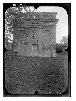 Ivenack. Pavillon (18. Jh.) im Tierpark. Seitenfront