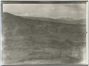 Blick von der Hochebene von La Paz auf den Mururata und Illimani