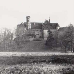 Machern-Püchau. Schloss Püchau (1875/1888 Umbau; C. Lipsius). Ansicht vom Park