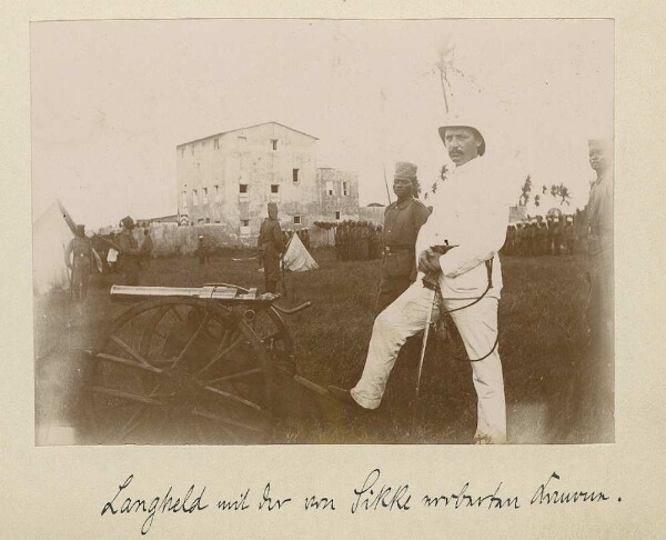 Langheld with the cannon captured by Sikke