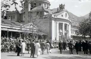 Meran: Kurhaus, Mittelbau