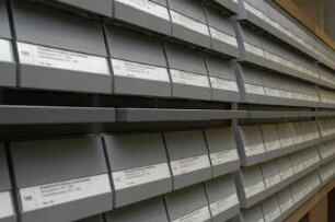 Sächsische Landesbibliothek - Staats- und Universitätsbibliothek Dresden, Zentralbibliothek. Alphabetischer Katalog (1974-1993) der ehemaligen Universitätsbibliothek
