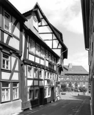 Fachwerkwohnhaus; Alsfeld, Amthof 4, Amthof 6