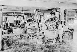 Dresden, Rosenstraße 99. Bäckerei der Dresdner Lebensmittelgesellschaft m.b.H., Wirkmaschinen zur Brotbereitung