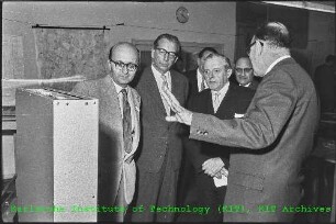 Besuch von Dr. Siegfried Balke (Bundesminister für Atomkernenergie und Wasserwirtschaft (BMAtW)) am Kernforschungszentrum Karlsruhe (KfK)