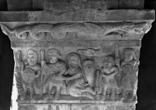 Südflügel — Kapitell Relief