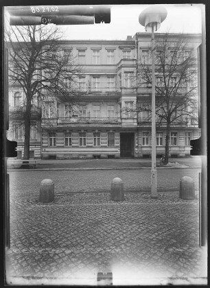 Potsdam-Brandenburger Vorstadt, Platz der Nationen (Luisenplatz). Fremdenheim (Hotel am Luisenplatz). Straßenfront (Teilansicht, Zimmerstraße)