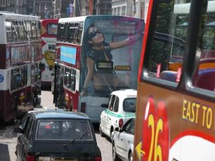 Busstau : Verkehrsstau, Hauptgeschäftsstraße Princes Street. Aufgenommen im Juni 2005. Foto Uwe Gerig