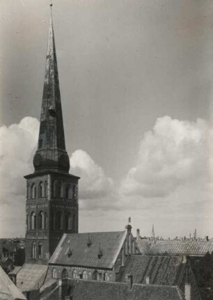 Riga. Jakobikirche. Außenansicht von Südost. Ansicht vom Haus Jakobistraße Ecke Sandstraße