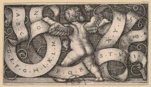 Geflügelter Putto zwischen verschlungenen Bandrollen mit Alphabet