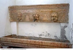Lavabo mit drei Cherubim