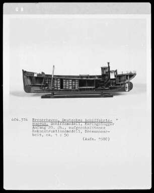 Heringslogger, Anfang 20. Jahrhundert, aufgeschnittenes Rekonstruktionsmodell, Seemannsarbeit
