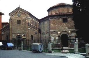 Santo Stefano — Santo Sepolcro