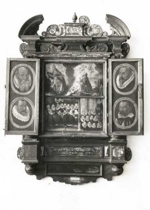 Flügellade der Nürnberger Zünfte-Singschule, oben links Bildnis Hans Sachs. Holz, geschnitzt, bemalt