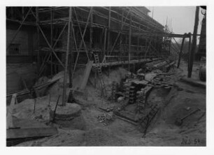Industrie-Kraftwerk. Baustelle Kabelkanal am Pumpenhaus : Lauta (Niederlausitz). Industrie-Kraftwerk. Baustelle Kabelkanal am Pumpenhaus