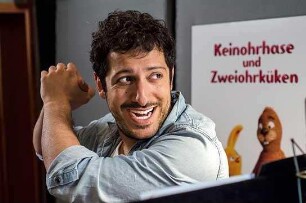 Keinohrhase und Zweiohrküken