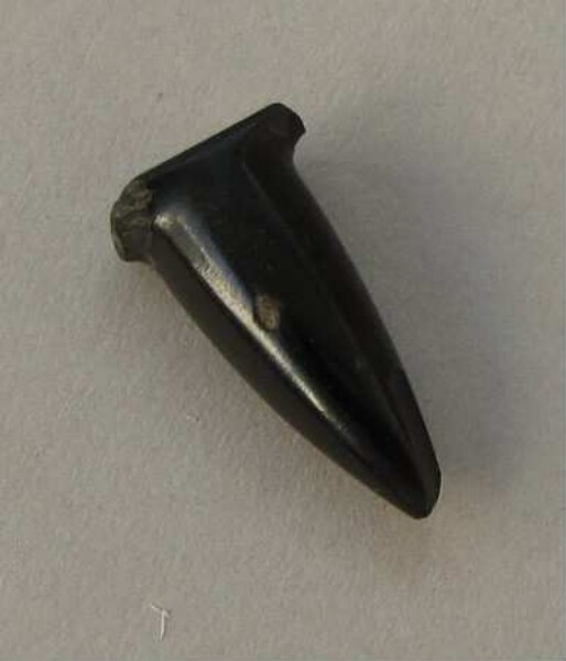 Obsidian lip peg