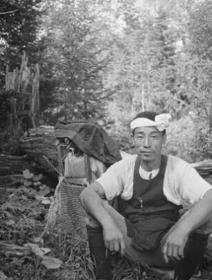 Tsugi-san, Träger des Fotografen am Kisokoma-ga-take : Tsugi-san, Träger des Fotografen am Kisokoma-ga-take. Ansicht während einer Rast