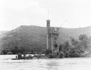 Rhein bei Bingen am Rhein mit dem Mäuseturm