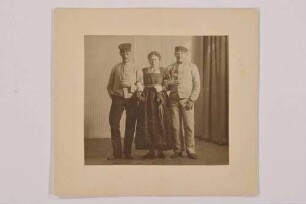 Selbstbildnis mit Helene Erfurth und Hans Fritsch auf dem Gesindeball