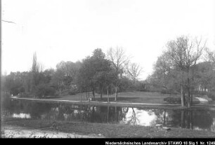 Wallanlagen und Gebäude in Wolfenbüttel Enthält: Oker am Seeliger Park