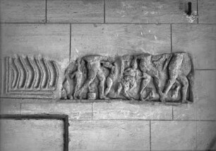 Fragment eines Sarkophages mit bacchischer Szene