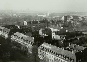 Dresden-Neustadt. Blick vom Turm der Dreikönigskirche nach Westen über die Königstraße zur Marienbrücke und zum Schlachthof
