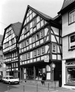 Fachwerkgebäude (Fachwerkwohnhaus); Alsfeld, Hersfelder Straße 14, Hersfelder Straße 16