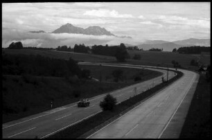 Strass: Autobahn Salzburg-Mondsee, Kurve