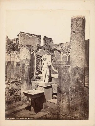 Casa del Balcone pensile, Pompeji: Innenansicht mit Statue