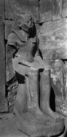 Sitzstatue Amenhotep 1.