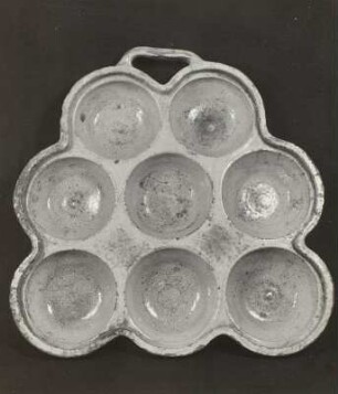 Götzenpfanne : Körbchenpfanne. Museum für Sächs. Volkskunst, Dresden