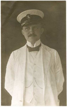 Bordarzt des Schnelldampfers "Cap Finisterre"