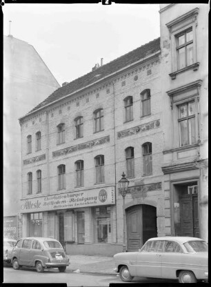Blick auf die Bettfedernreinigung in der Behaimstraße