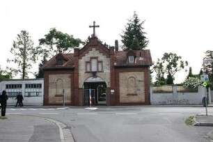 Friedhof (Massivbau); Pfungstadt, Bahnhofstraße 85