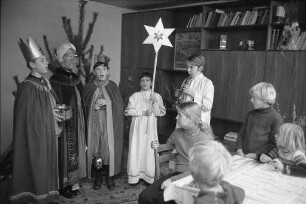 Einsatz der Sternsinger der St. Josef Kirche Grünwinkel am Dreikönigstag
