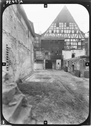 Neustadt an der Orla, Rodaer Straße 12. Lutherhaus (Baubeginn um 1450, Umbauten 1504, 1574). Giebelfront