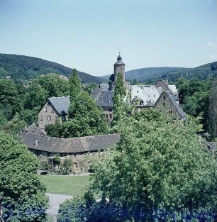 Büdingen. Schloss der Fürsten zu Ysenburg und Büdingen. Ansicht von Westen