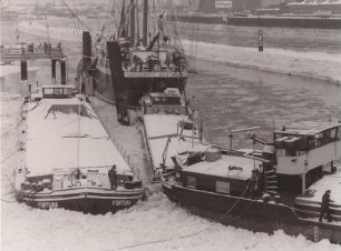 Eisbrecher bei Bremen/Weser