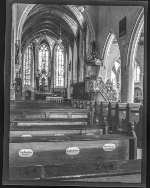 Kirche, Blick auf Altar und Kanzel