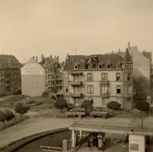 Zerstörungen Zweiter Weltkrieg - Stadtgebiet. Karlstraße 126 (?) beim Kolpingplatz, gegenüber des Aral-Tankhauses B.V.