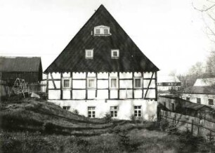 Cämmerswalde, Hauptstraße 45. Alte Schule (Wohnhaus). Rückansicht (Bergseite)