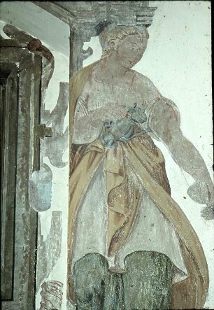 Fenster der Südwand mit Kardinaltugenden
