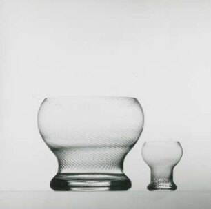 Bowle und Trinkglas "Twist 20252" von Michael Boehm