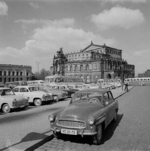 Dresden. Blick zur Semperoper