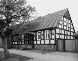 Neutrebbin, Friedensplatz 5