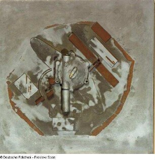 Abstrakte Materialkomposition "Space Station"