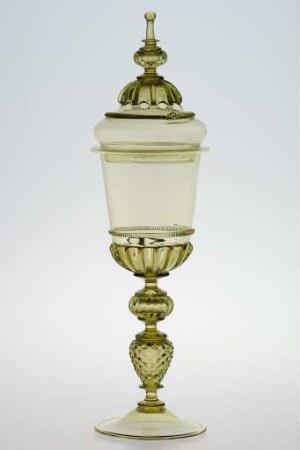 "Othello"-Deckelpokal
