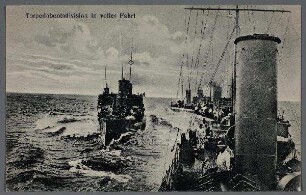 Kriegsmarine - Torpedobootsdivision in voller Fahrt